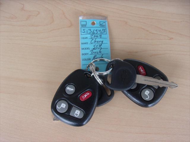 used 2004 Chevrolet SSR car