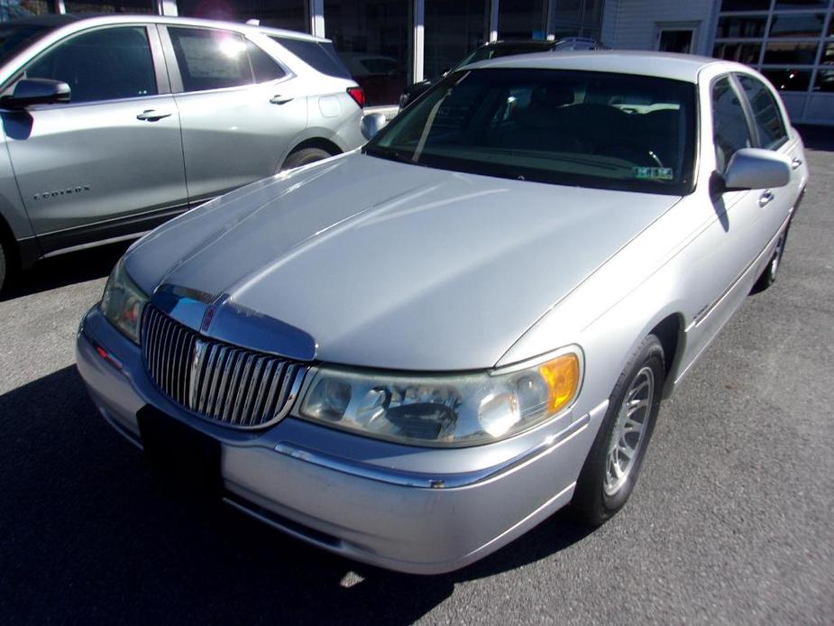 used 2001 Lincoln Town Car car