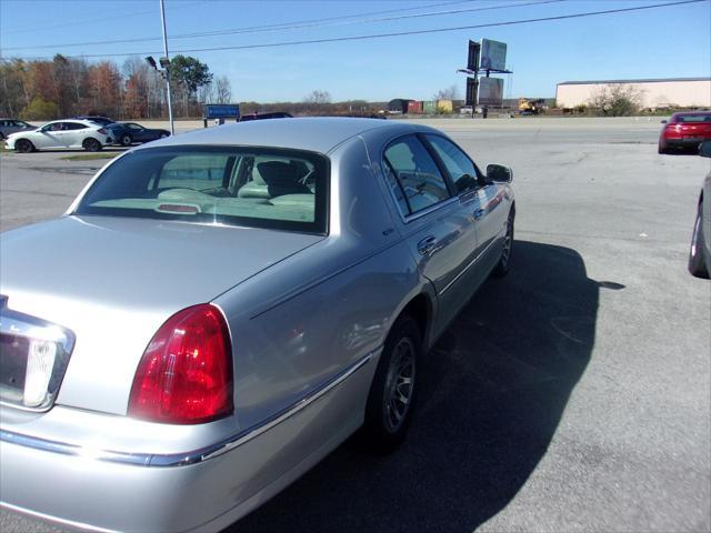 used 2001 Lincoln Town Car car