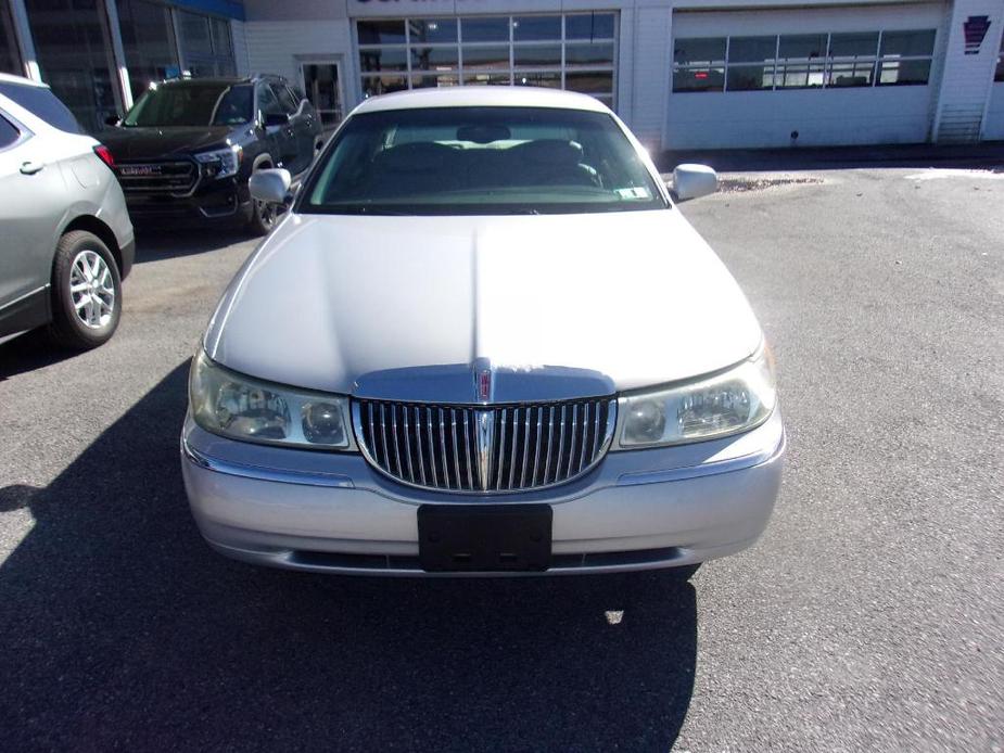 used 2001 Lincoln Town Car car