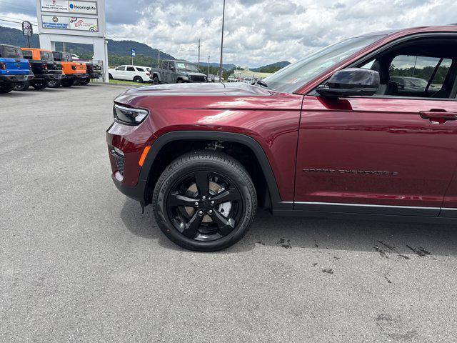 new 2025 Jeep Grand Cherokee car, priced at $51,377