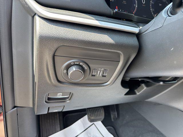 new 2025 Jeep Grand Cherokee car, priced at $43,234