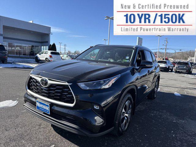 used 2023 Toyota Highlander car, priced at $37,352