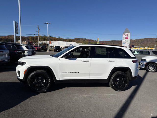 new 2025 Jeep Grand Cherokee car, priced at $45,080