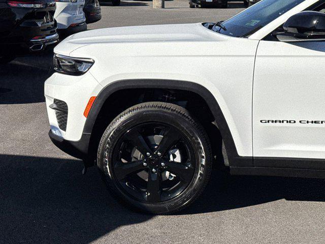 new 2025 Jeep Grand Cherokee car, priced at $45,080