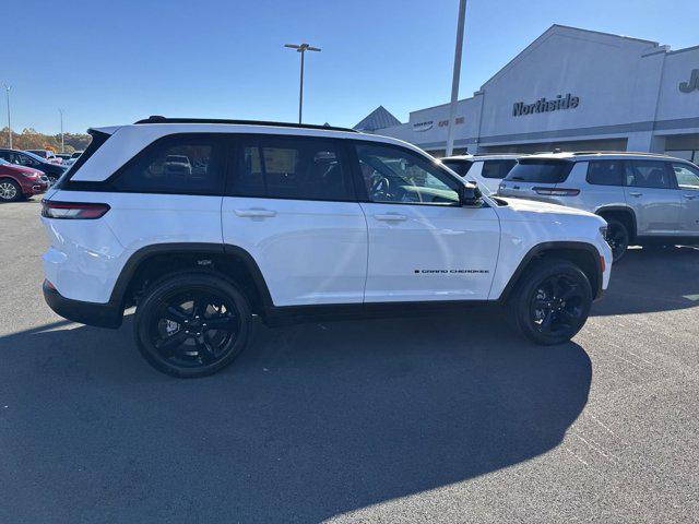 new 2025 Jeep Grand Cherokee car, priced at $45,080