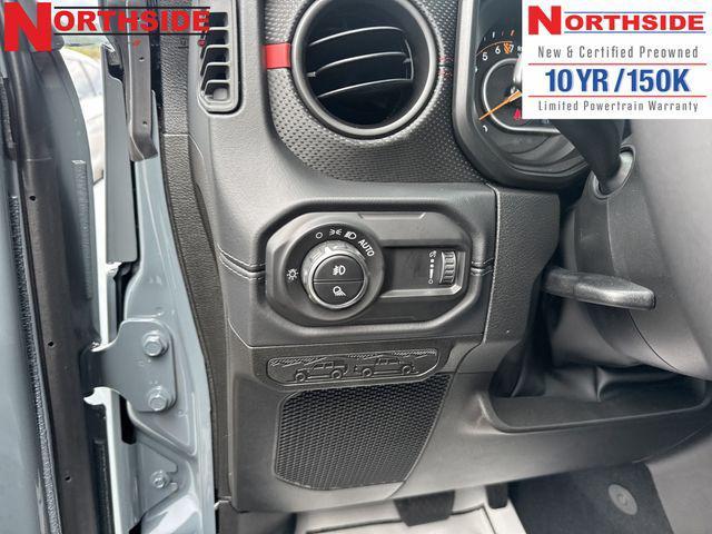 new 2025 Jeep Gladiator car, priced at $52,652