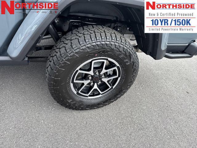 new 2025 Jeep Gladiator car, priced at $52,652