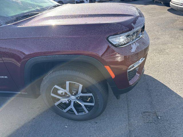 new 2025 Jeep Grand Cherokee car, priced at $45,805