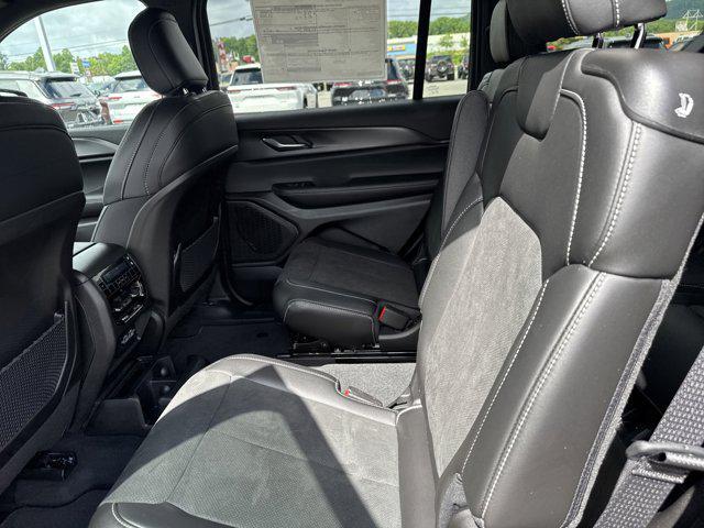 new 2025 Jeep Grand Cherokee L car, priced at $43,822