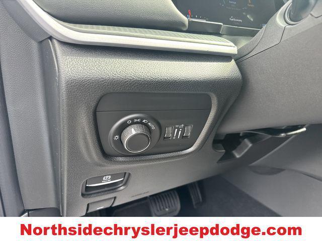 new 2025 Jeep Grand Cherokee car, priced at $40,884