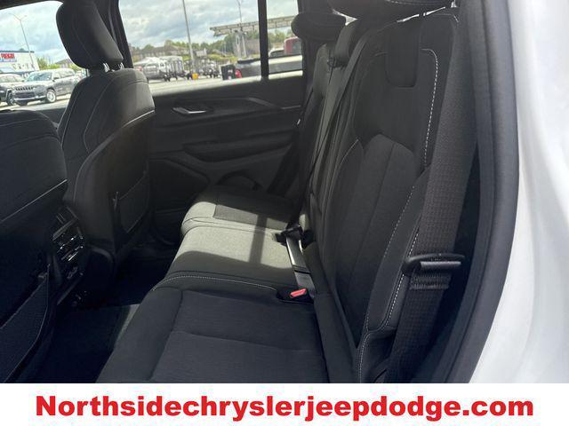 new 2025 Jeep Grand Cherokee car, priced at $40,884