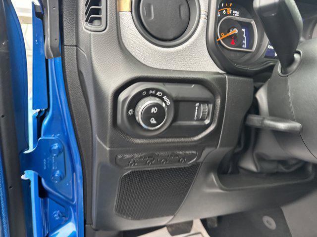 new 2025 Jeep Gladiator car, priced at $50,380