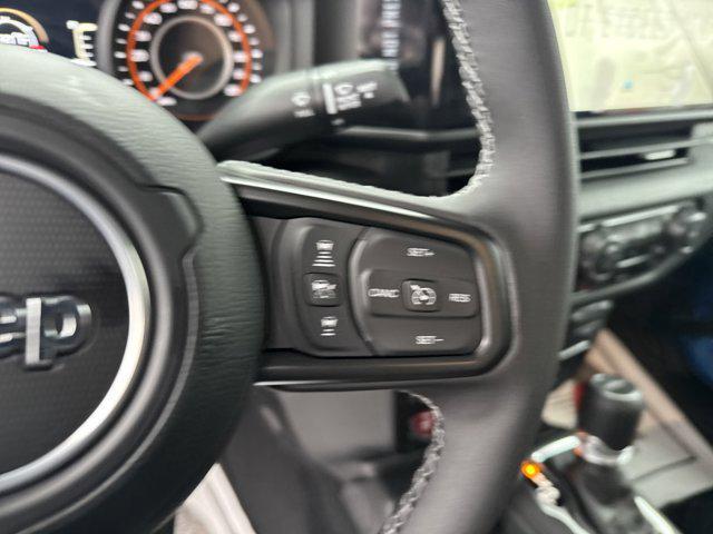 new 2025 Jeep Gladiator car, priced at $50,380