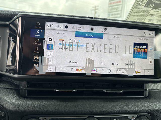 new 2025 Jeep Gladiator car, priced at $48,632