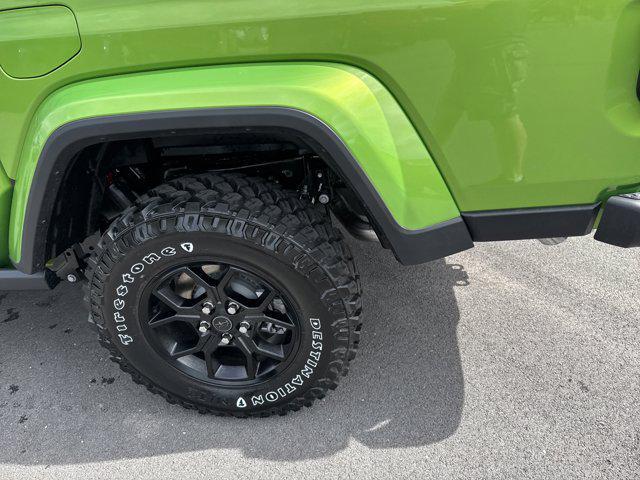 new 2025 Jeep Gladiator car, priced at $48,632