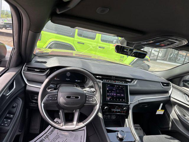 new 2025 Jeep Grand Cherokee L car, priced at $42,253