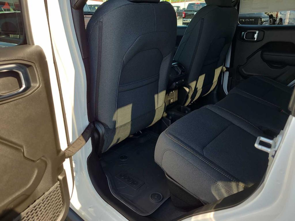 new 2025 Jeep Gladiator car, priced at $48,352