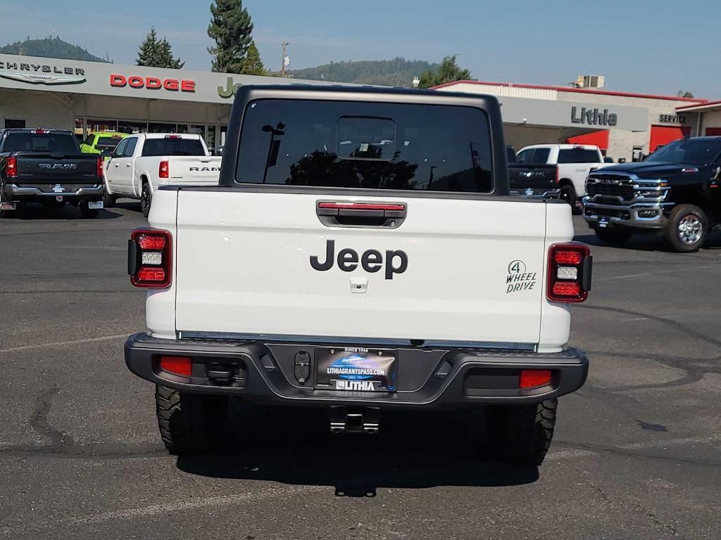 new 2025 Jeep Gladiator car, priced at $48,352