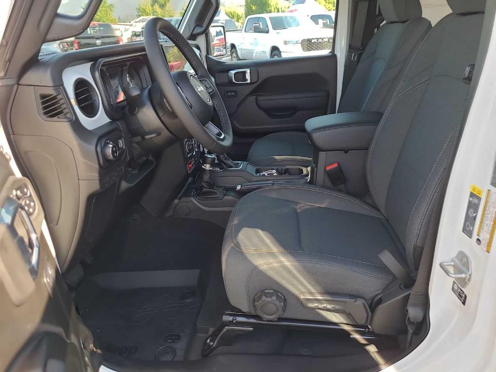 new 2025 Jeep Gladiator car, priced at $48,352