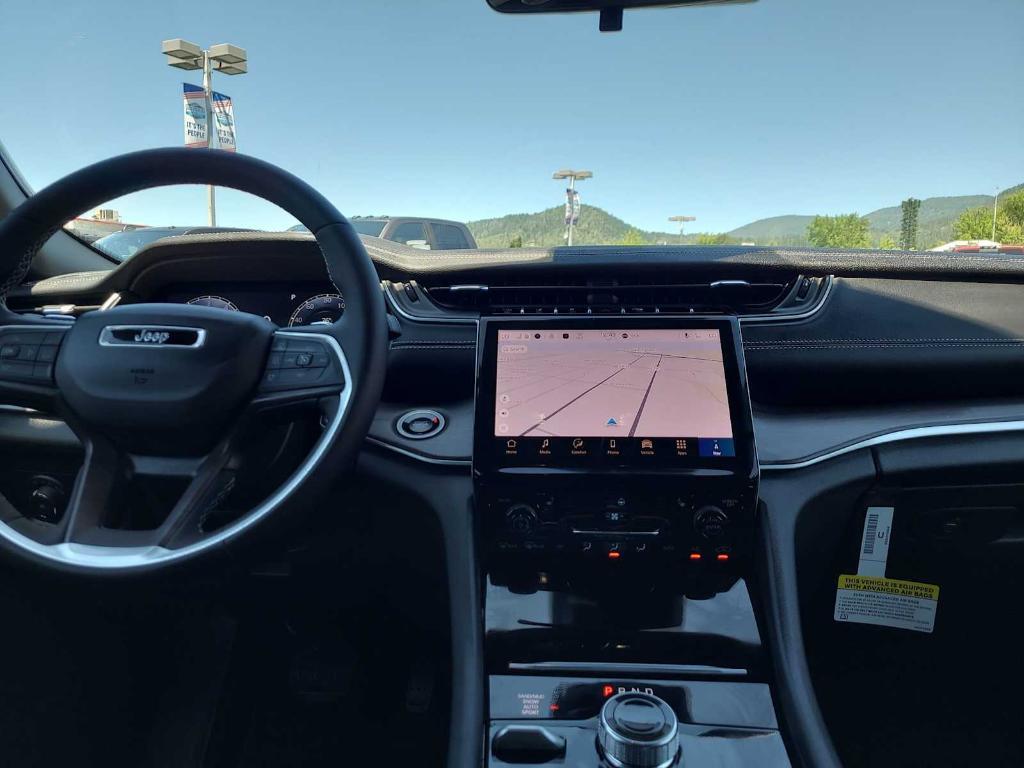new 2025 Jeep Grand Cherokee car, priced at $48,748