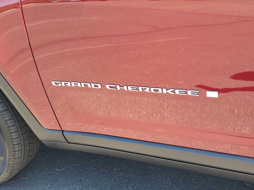 new 2025 Jeep Grand Cherokee L car, priced at $45,423