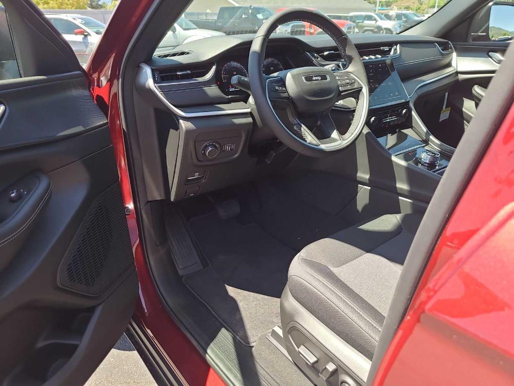 new 2025 Jeep Grand Cherokee L car, priced at $45,423
