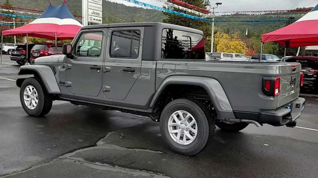 new 2023 Jeep Gladiator car, priced at $45,999