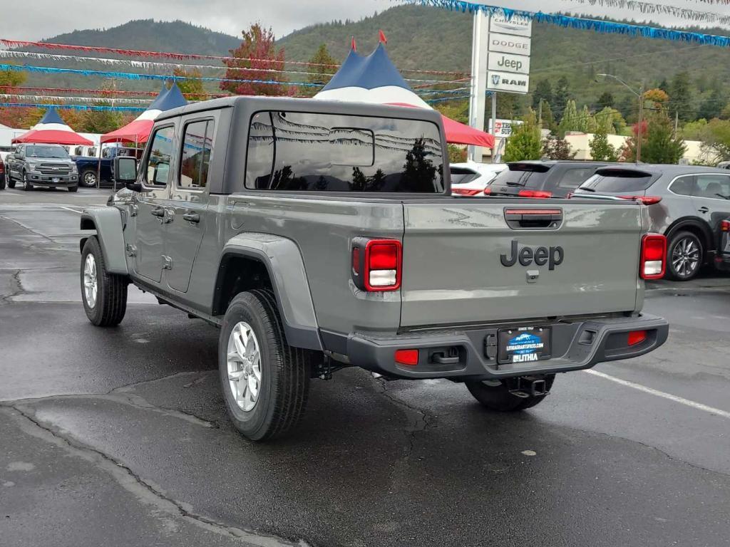 new 2023 Jeep Gladiator car, priced at $45,999