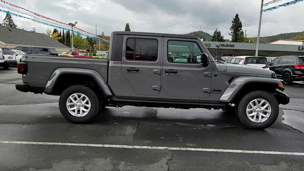 new 2023 Jeep Gladiator car, priced at $45,999