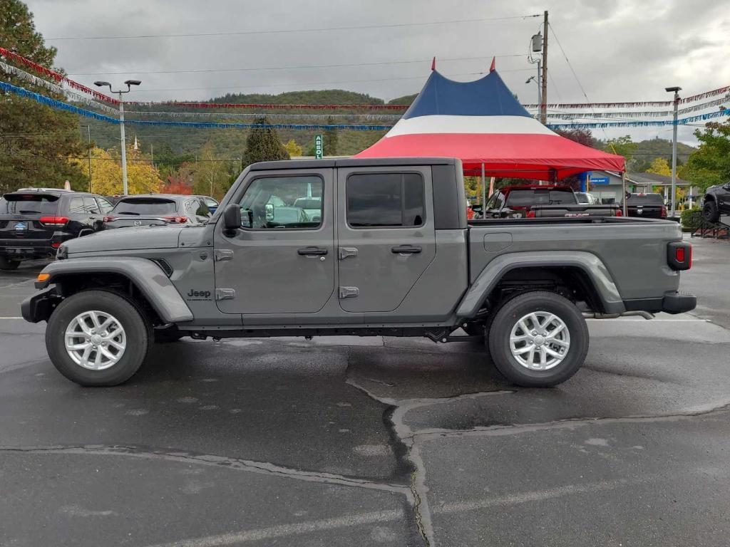 new 2023 Jeep Gladiator car, priced at $45,999