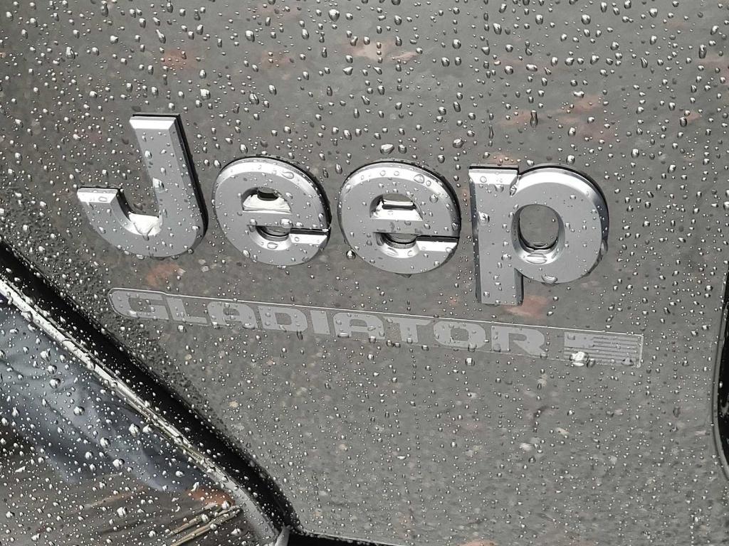 new 2025 Jeep Gladiator car, priced at $41,999