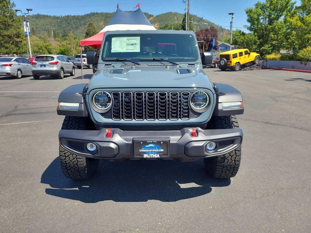 new 2025 Jeep Gladiator car, priced at $51,765