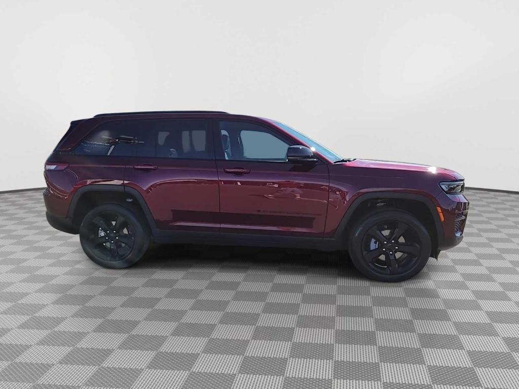 new 2025 Jeep Grand Cherokee car, priced at $48,170