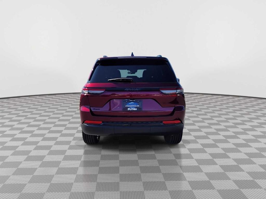 new 2025 Jeep Grand Cherokee car, priced at $48,170