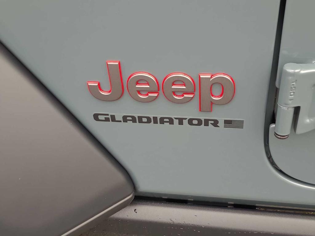 new 2025 Jeep Gladiator car, priced at $59,999