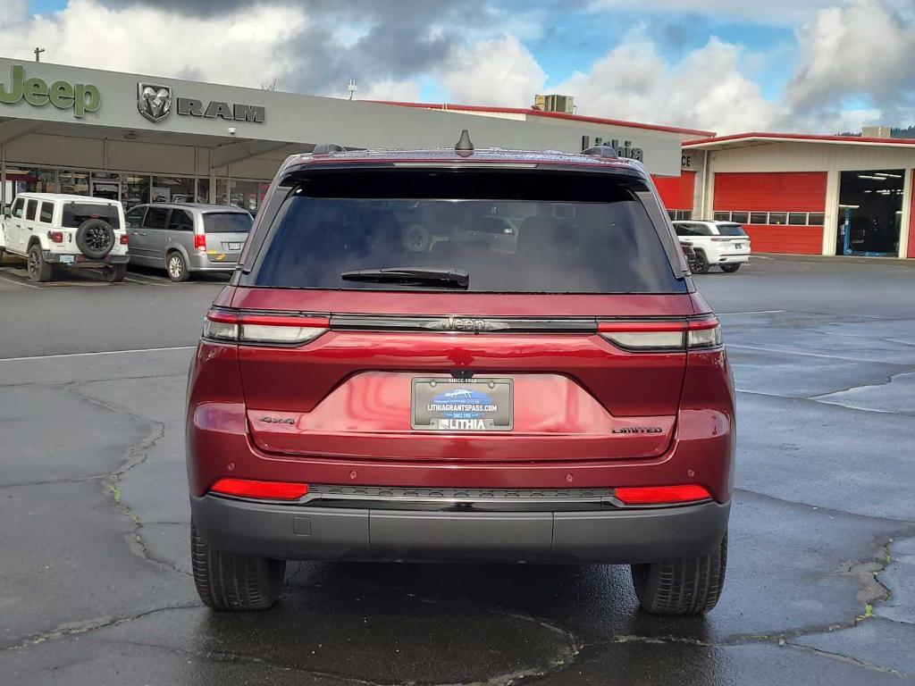 new 2025 Jeep Grand Cherokee car, priced at $55,305