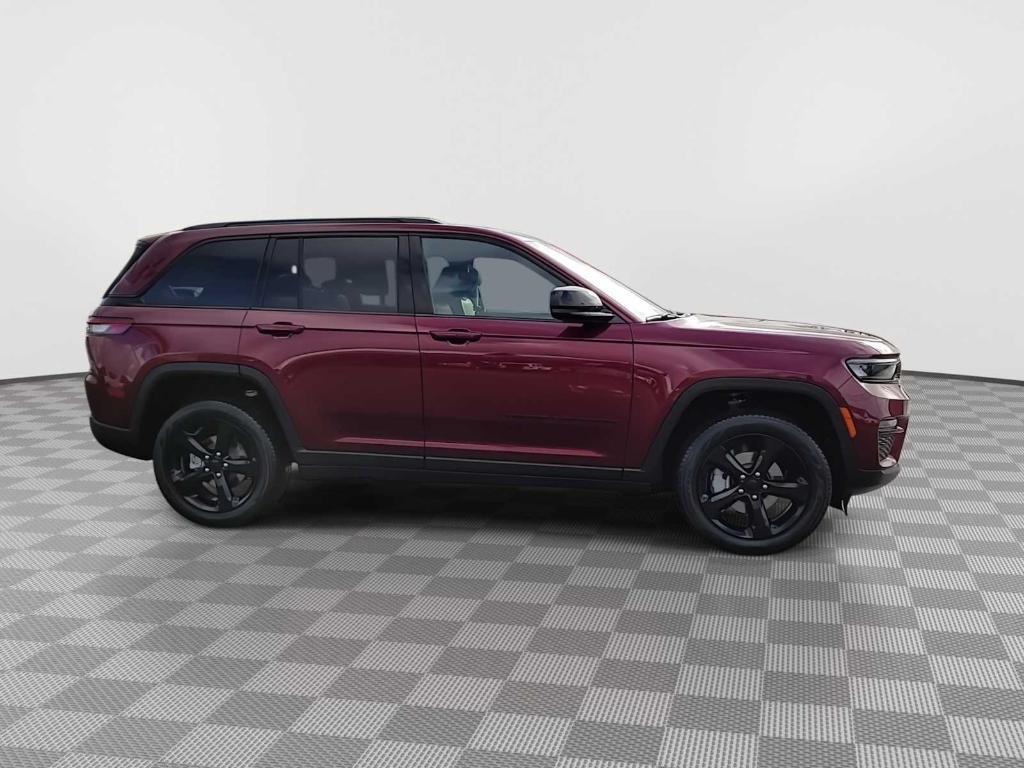 new 2025 Jeep Grand Cherokee car, priced at $54,305
