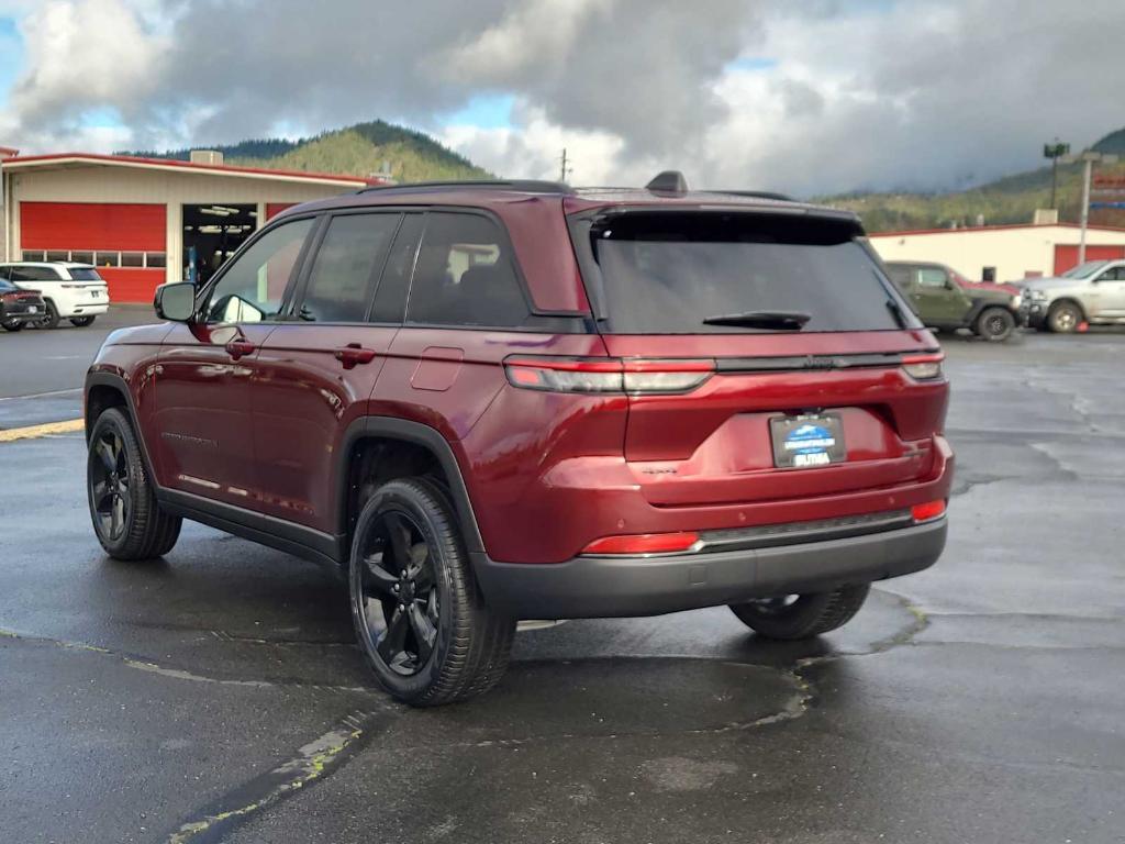new 2025 Jeep Grand Cherokee car, priced at $55,305
