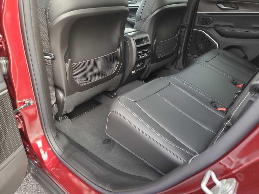 new 2025 Jeep Grand Cherokee car, priced at $55,305