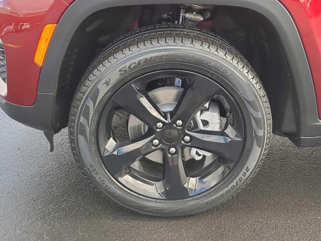 new 2025 Jeep Grand Cherokee car, priced at $55,305