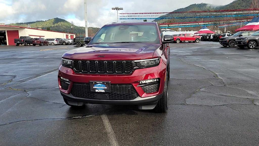 new 2025 Jeep Grand Cherokee car, priced at $55,305