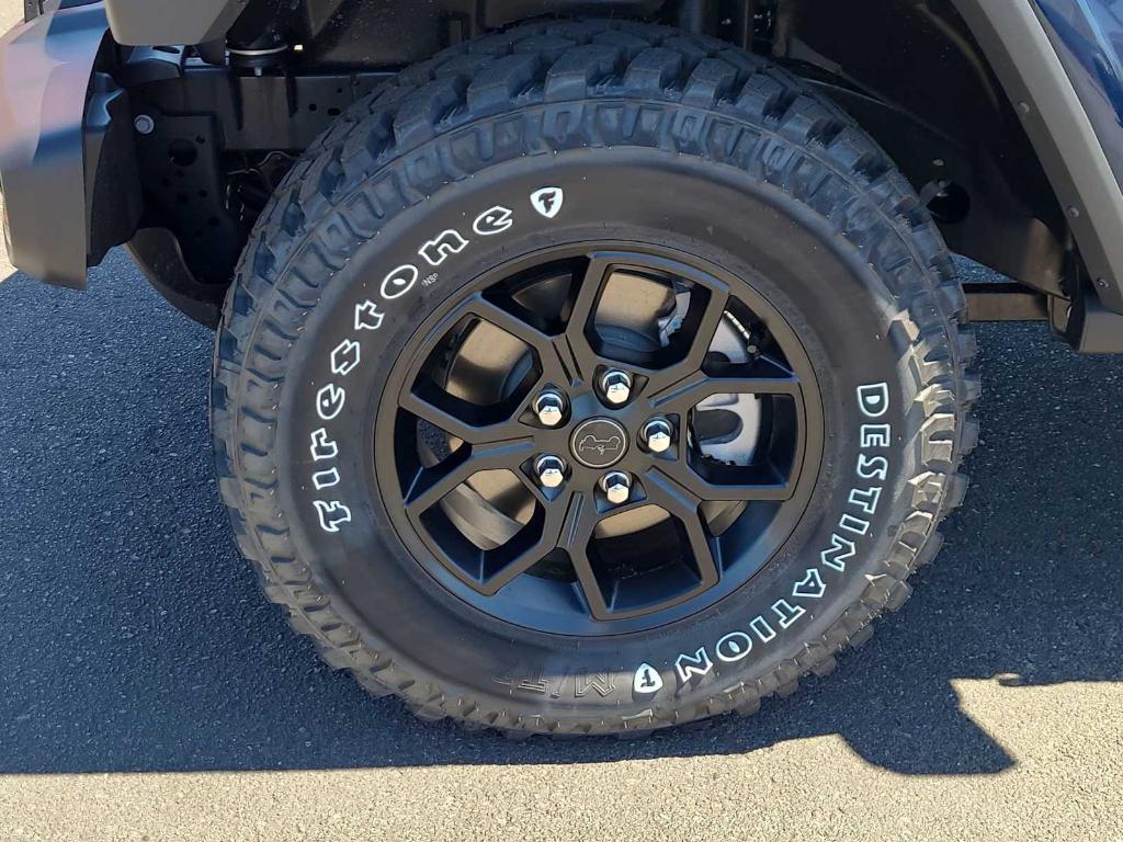 new 2025 Jeep Gladiator car, priced at $48,171