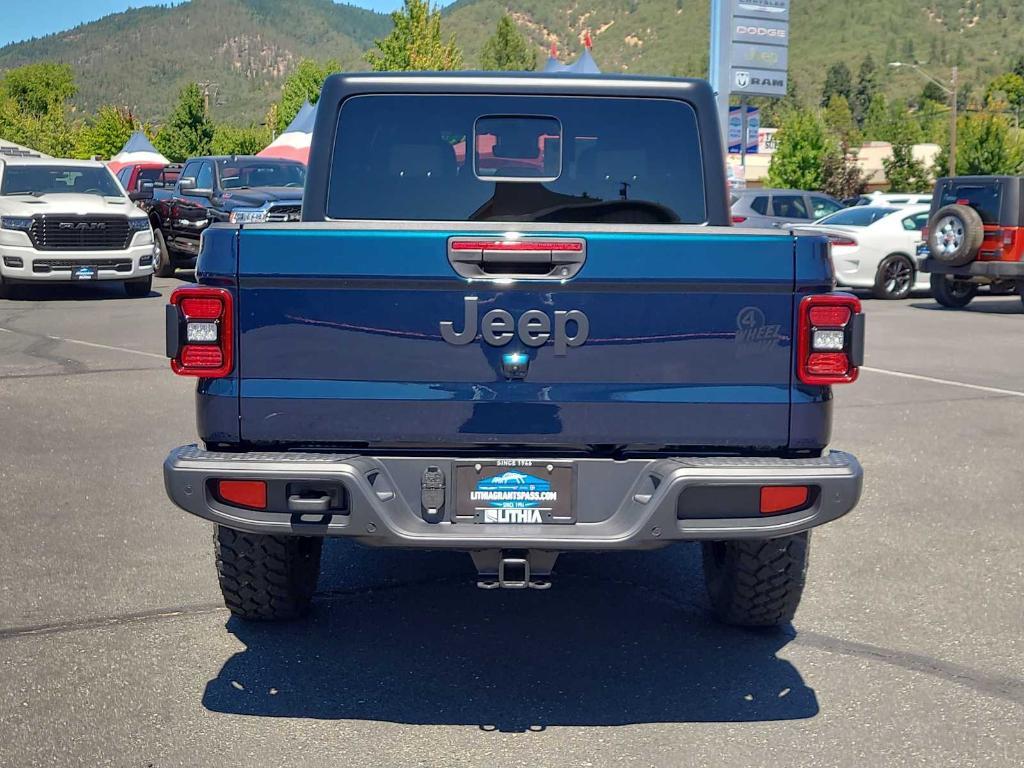 new 2025 Jeep Gladiator car, priced at $48,171