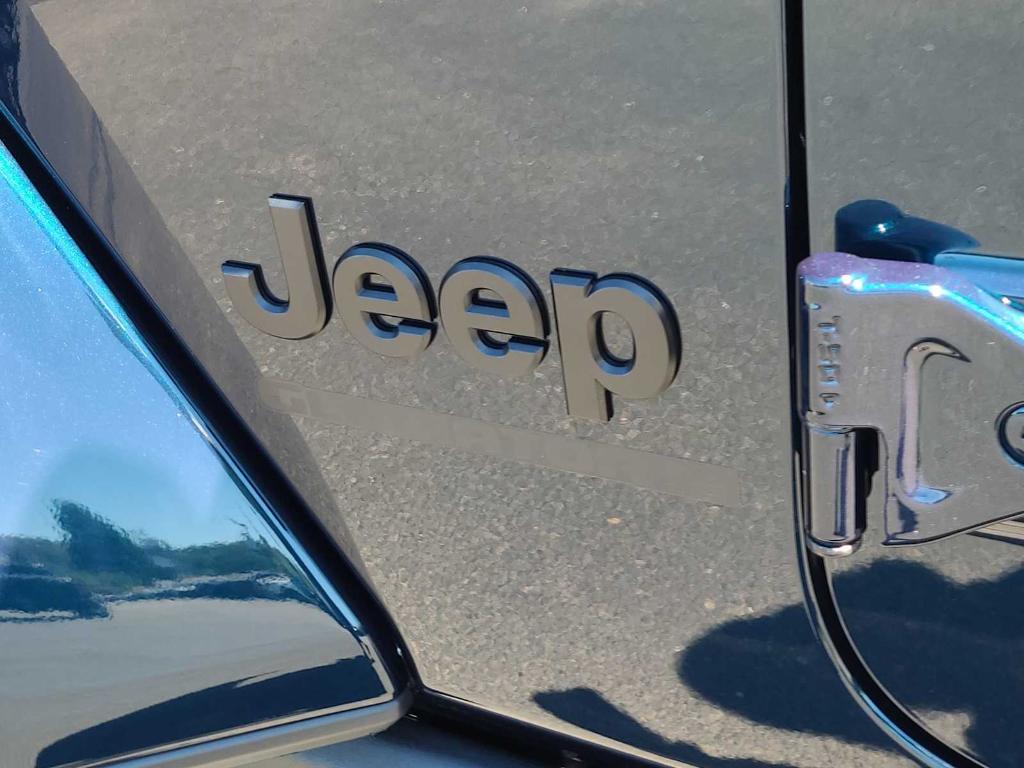 new 2025 Jeep Gladiator car, priced at $48,171