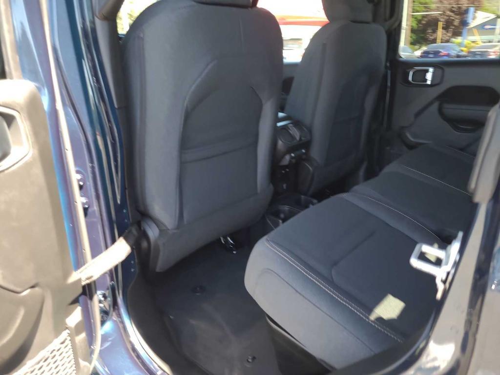 new 2025 Jeep Gladiator car, priced at $48,171