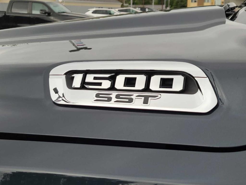new 2025 Ram 1500 car, priced at $46,354