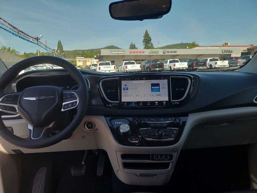 used 2024 Chrysler Pacifica car, priced at $33,677