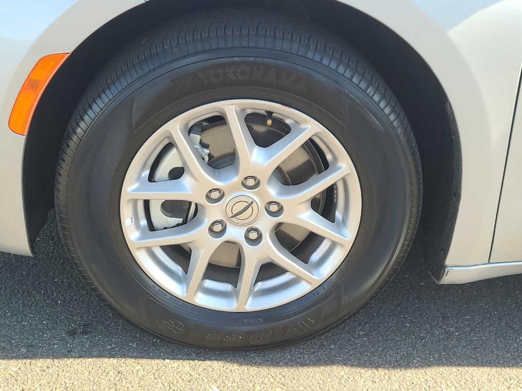 used 2024 Chrysler Pacifica car, priced at $33,677