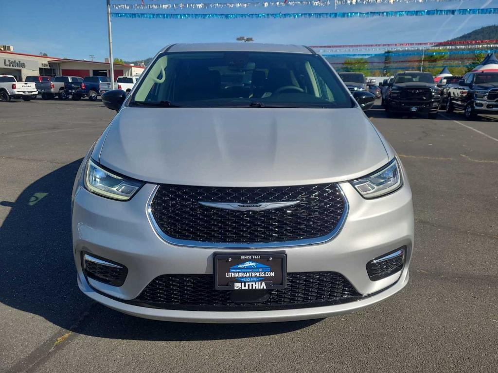 used 2024 Chrysler Pacifica car, priced at $33,677